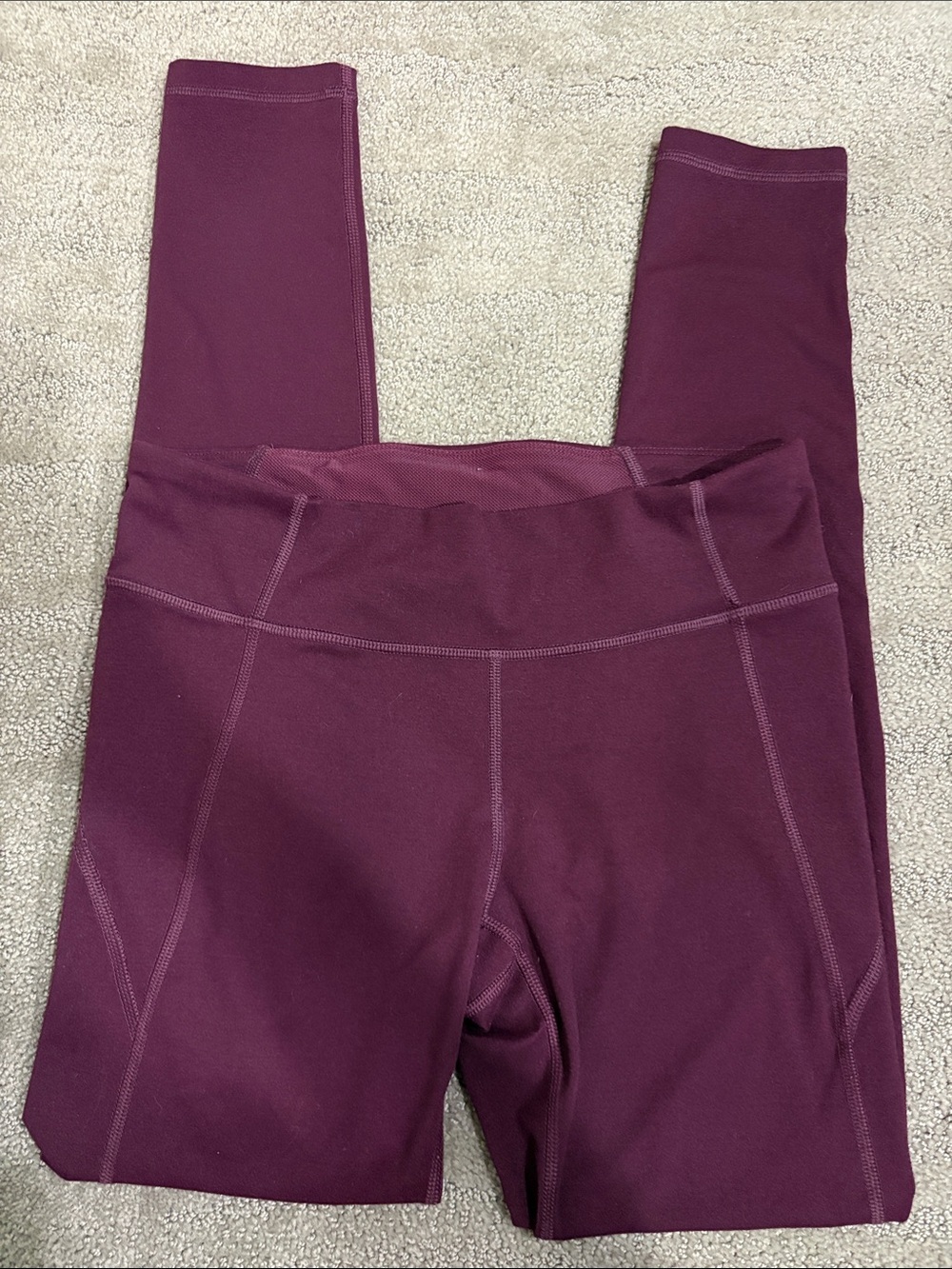 Under Armour HeatGear Fitted Top in Deep Plum